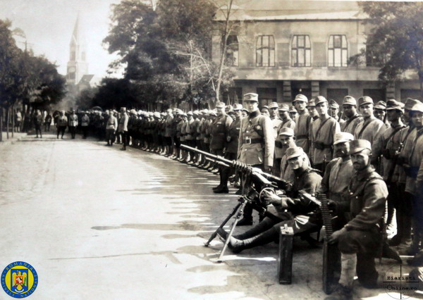 2-Batalionul-3-Reg-15-Infanterie-la-Rakospalota-Armata-Romana-la-Budapesta-1919-Foto-Roncea-Ro-Ziaristi-Online-Arhivele-Nationale