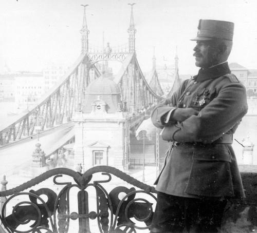 37.General roman la hotelul Gellert Podul Franz Iosef