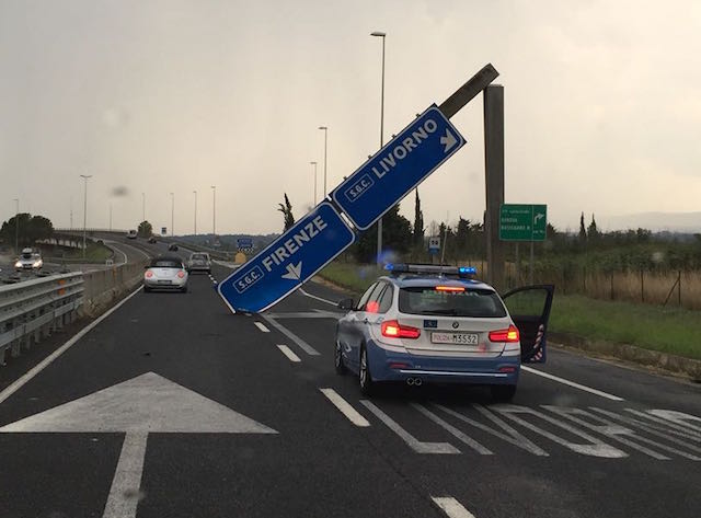 Italia semn autostrada