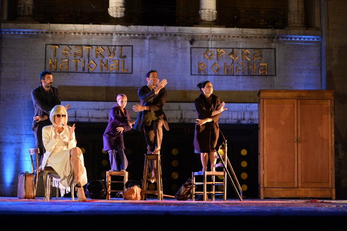 Teatru in piscina (2)